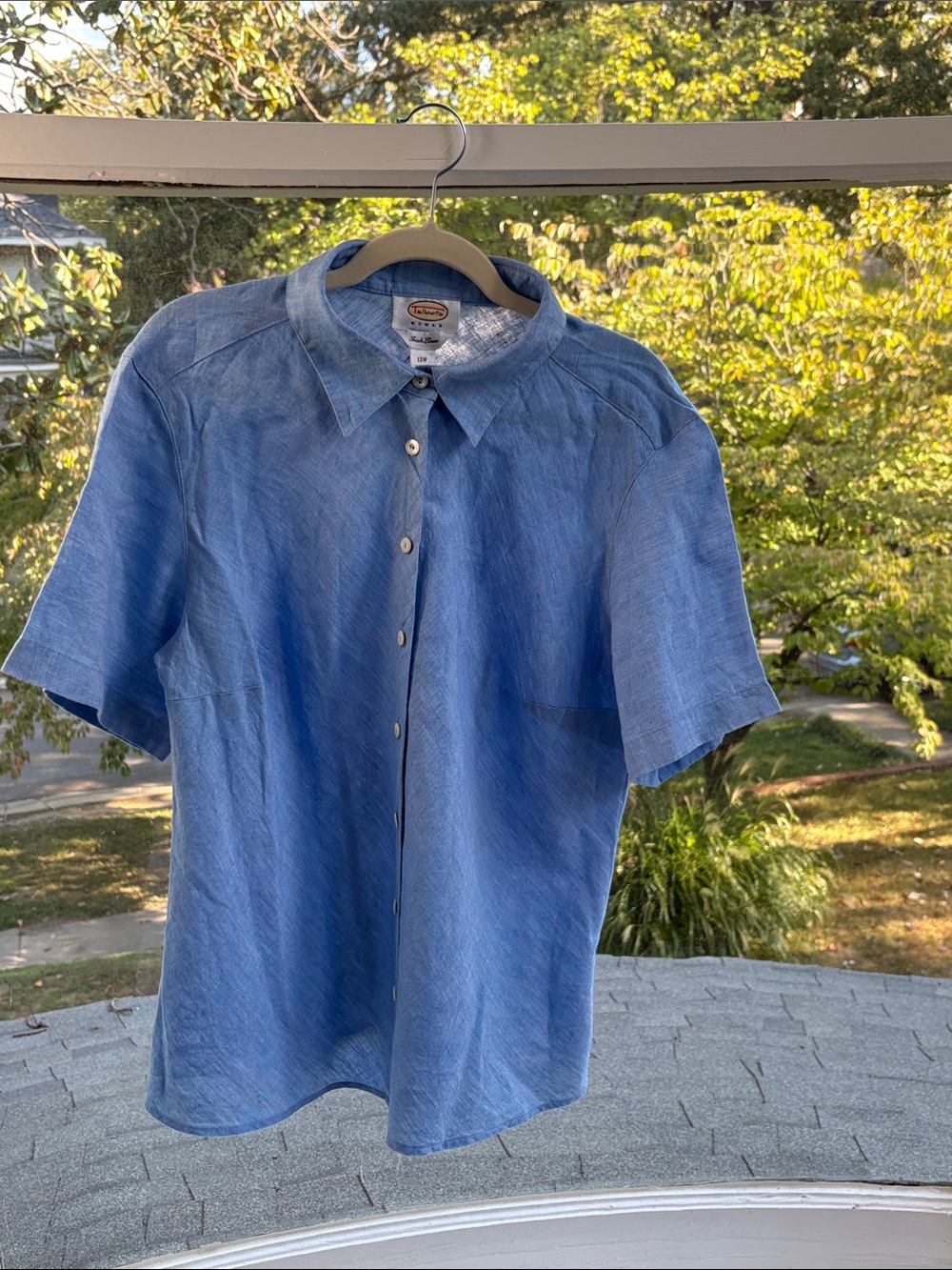 Talbots Light Blue Short-Sleeve Shirt
100% Irish Linen-12 W